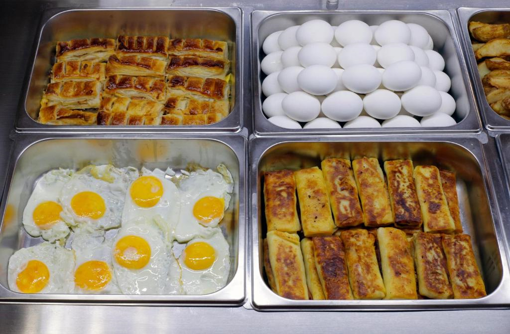 آنی سنترال این(Ani Central Inn)