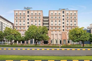 رادیسون(RADISSON PANORAMA)