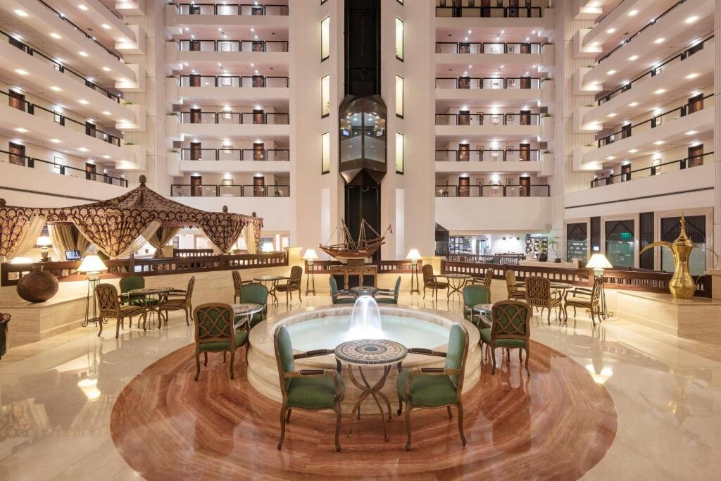 اینترکنتیننتال(INTERCONTINENTAL)