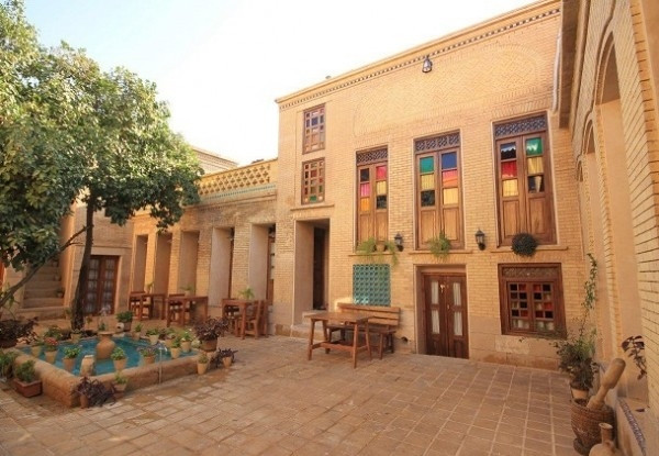 ماه منیر