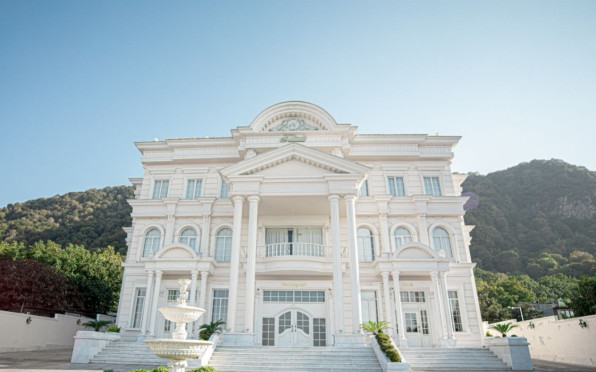 بزرگ ملک (ناسیونال)