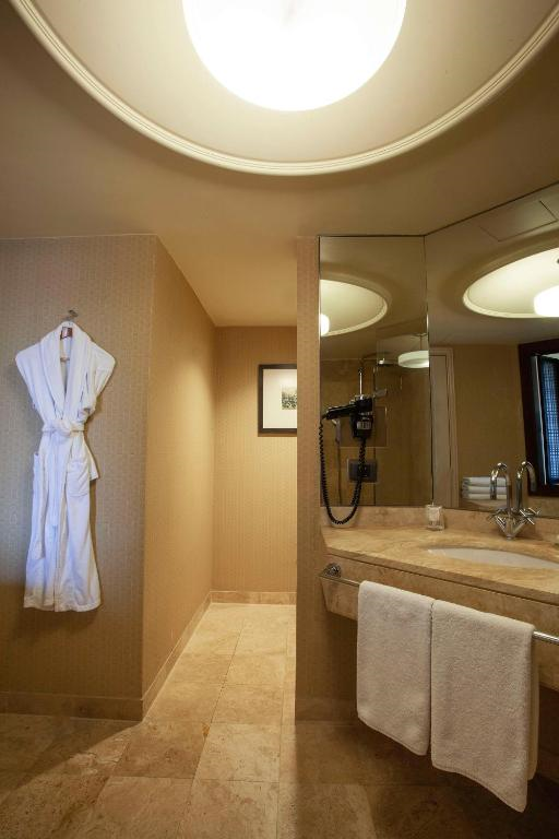 گرند حیات (Grand Hyatt)