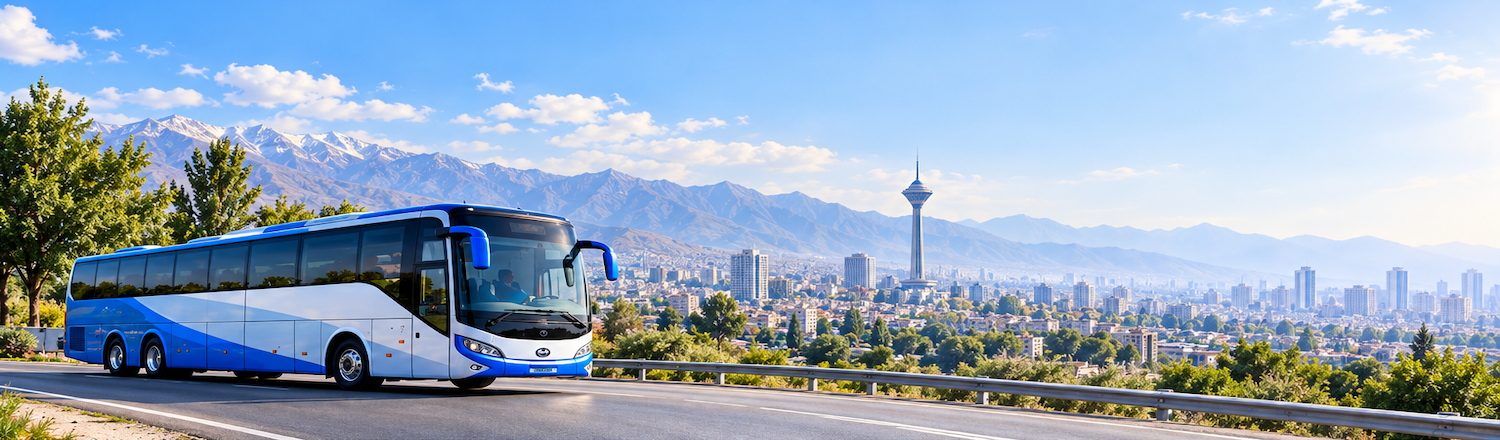 اتوبوس بین‌شهری در مسیر سفر از مشهد به تهران